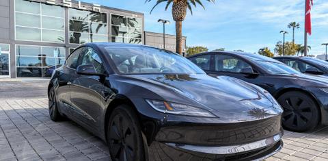 Tesla Model 3 2024