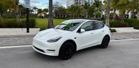 Tesla Model Y 2023