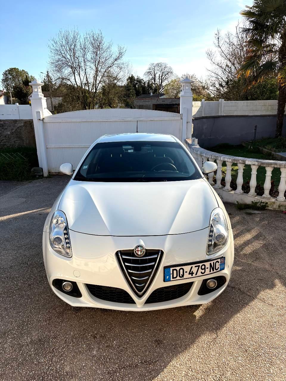 Alfa Romeo GIULIETTA 2015 à Tonnay-Charente