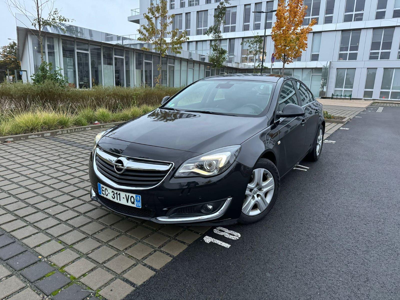 Opel INSIGNIA 2016 à Masny