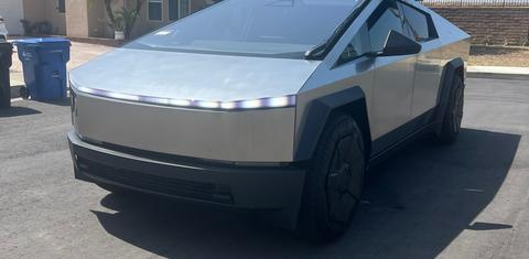 Tesla Cybertruck 2025