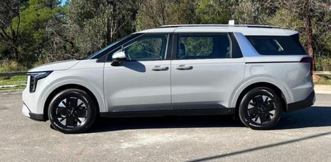 Kia CARNIVAL 2025