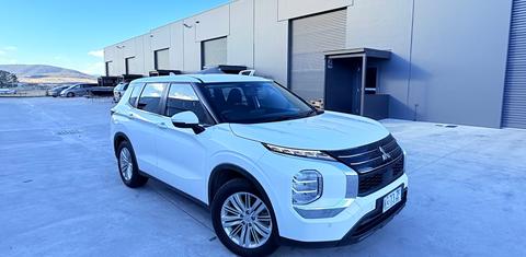Mitsubishi OUTLANDER 2023