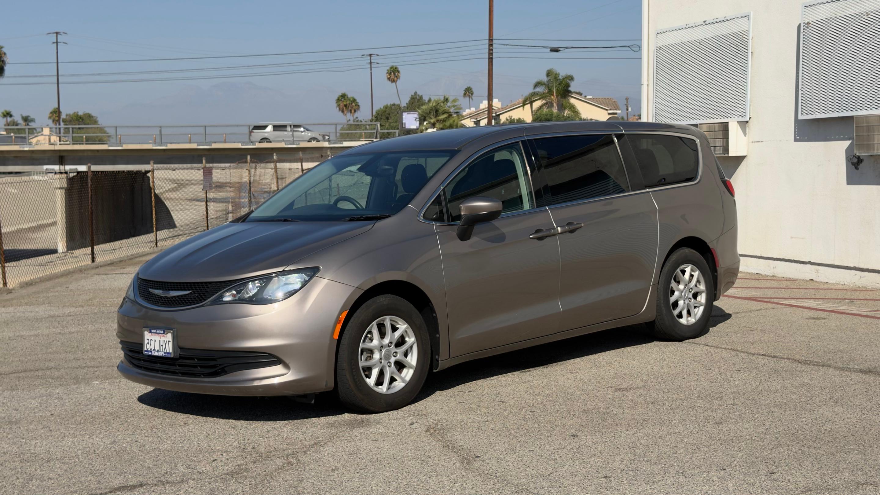 Chrysler Pacifica 2017 in Temple City, CA