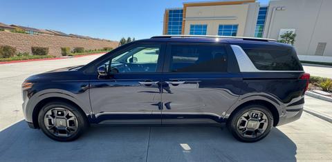 Kia Carnival Hybrid 2025