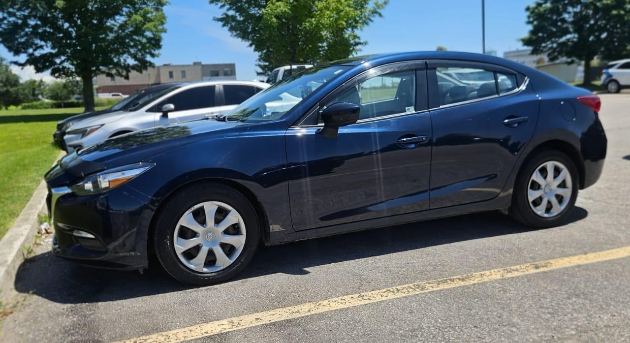 Mazda Mazda3 2017 in Whitby, ON