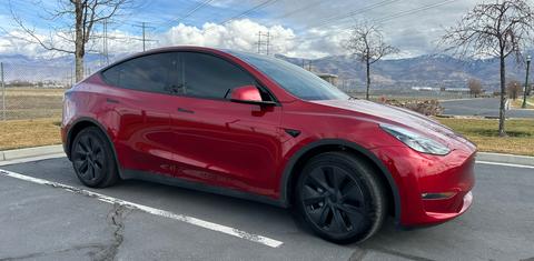 Tesla Model Y 2024