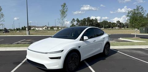 Tesla Model Y 2026