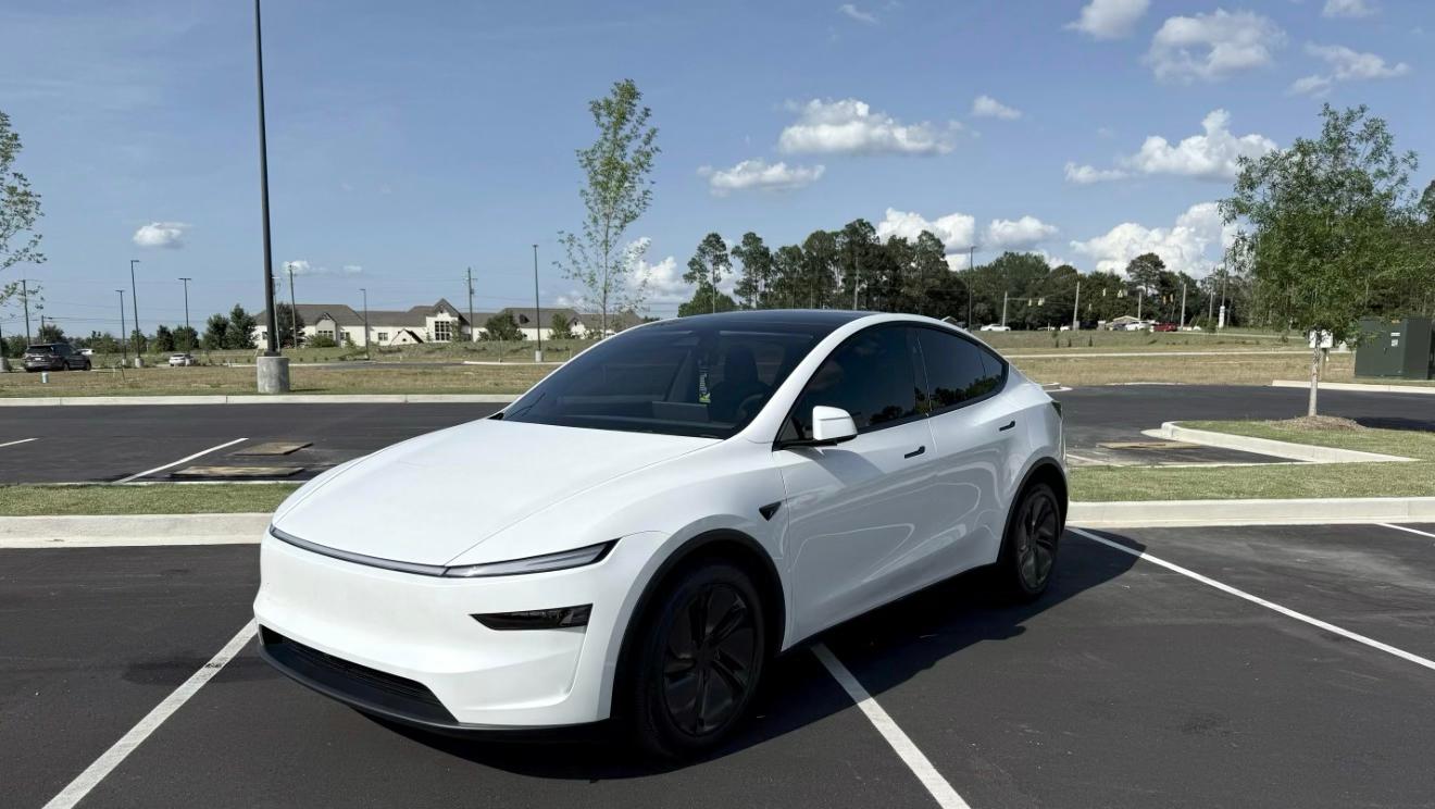 Tesla Model Y 2026 in 