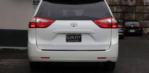Toyota Sienna 2016