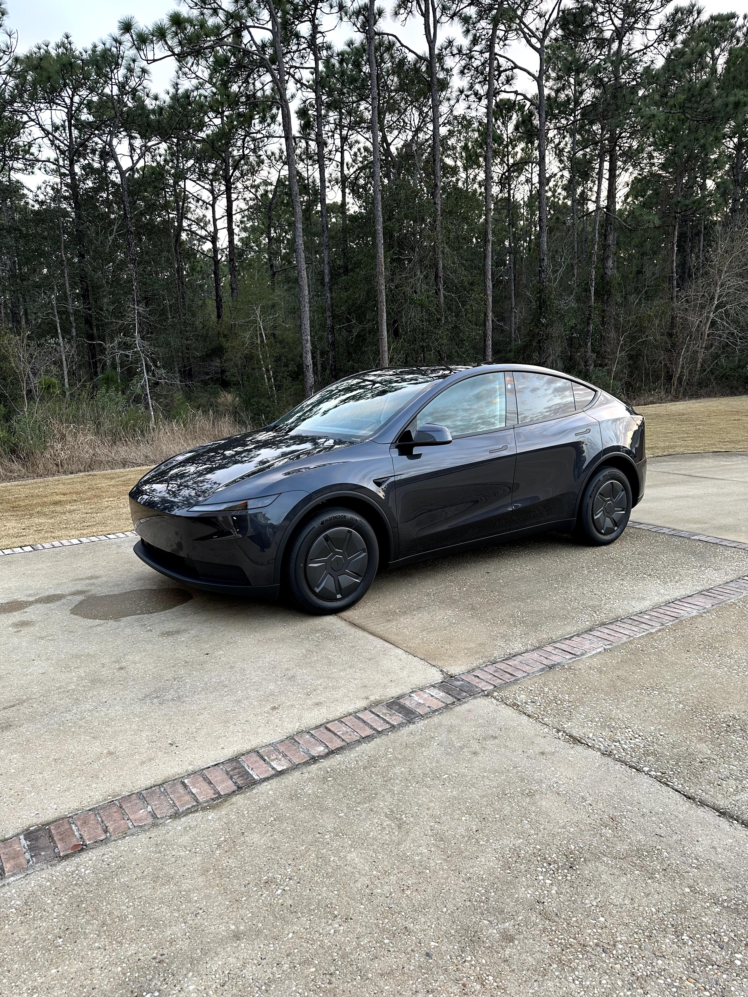 Tesla Model Y 2026 in Santa Rosa Beach, FL