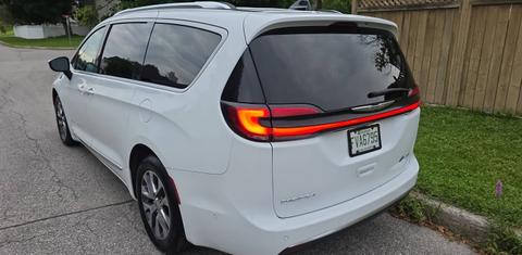 Chrysler Pacifica 2023