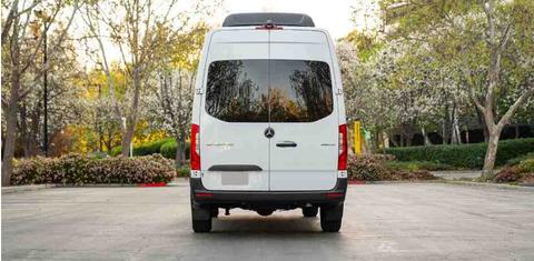 Mercedes-Benz Sprinter 2025