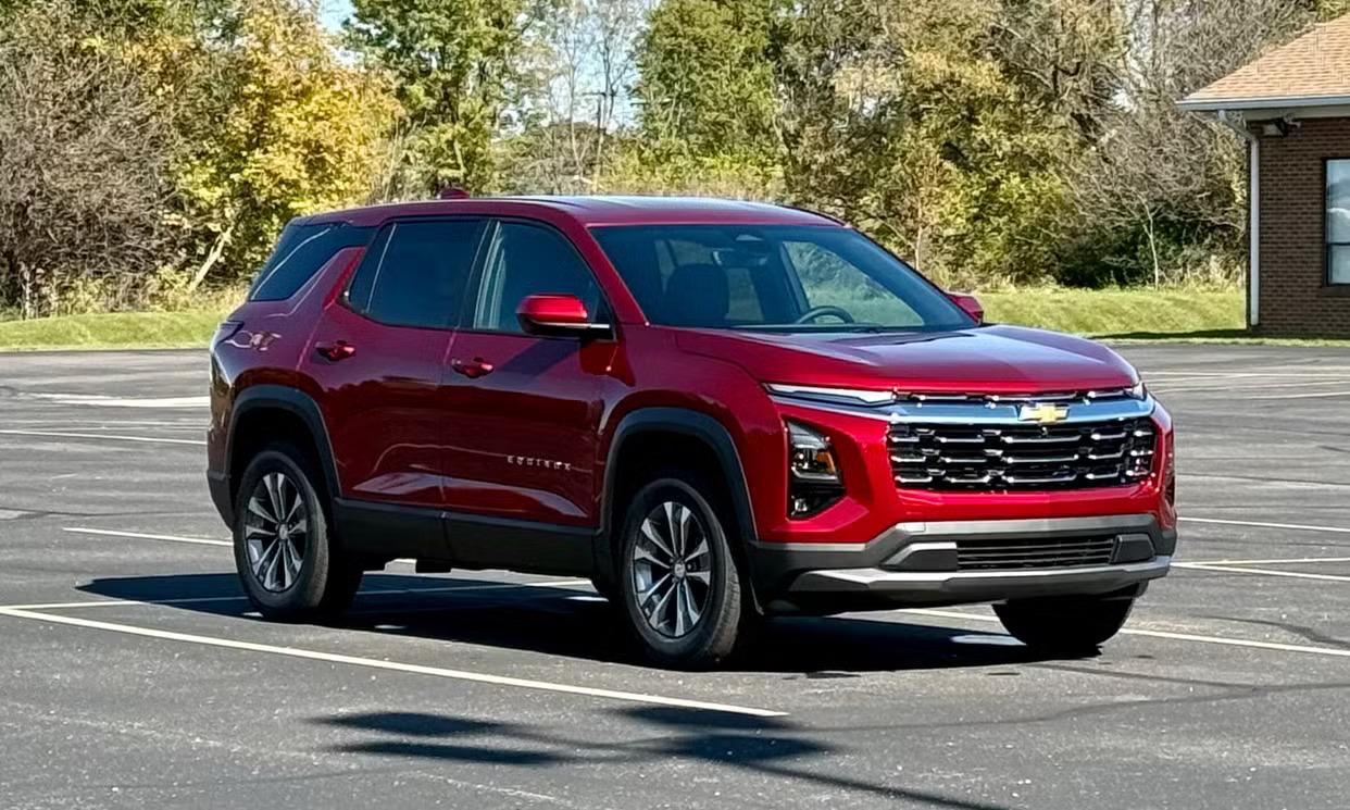 Chevrolet Equinox 2025 in White Settlement, TX