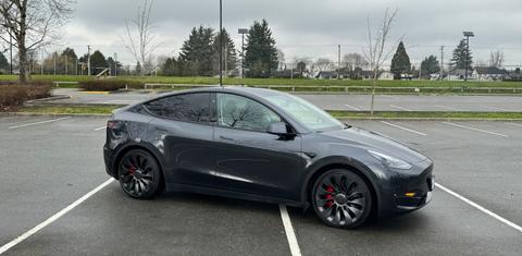 Tesla Model Y 2025