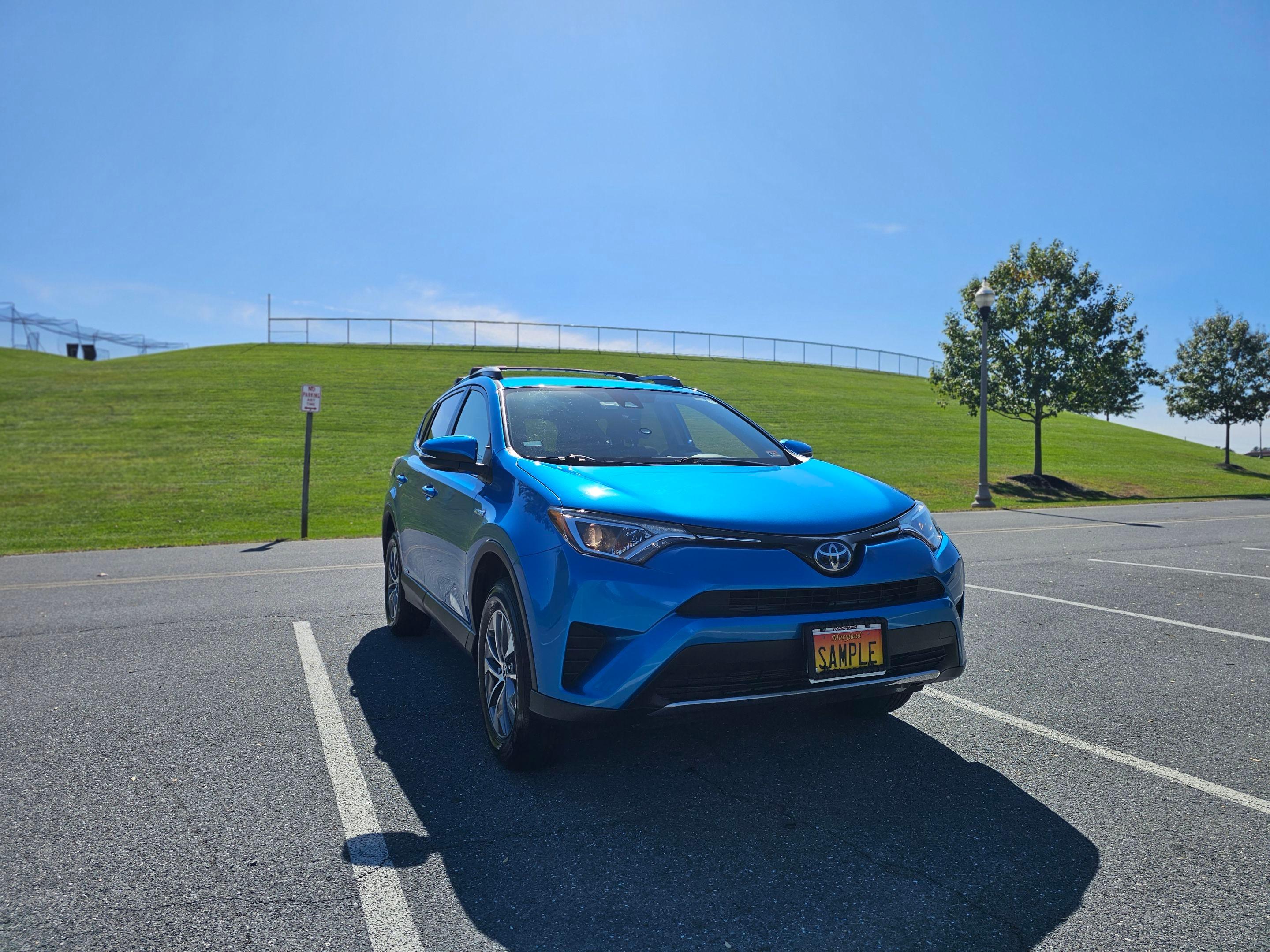 Toyota RAV4 Hybrid 2018 in Ashburn, VA