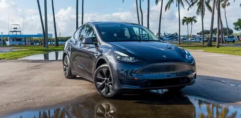 Tesla Model Y 2025