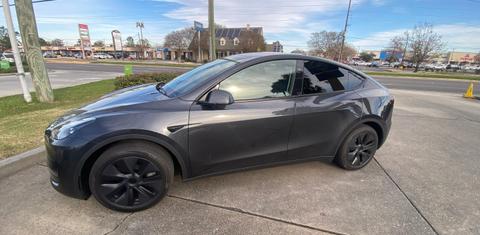 Tesla Model Y 2025