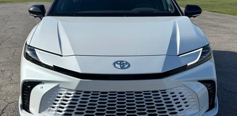 Toyota Camry Hybrid 2025