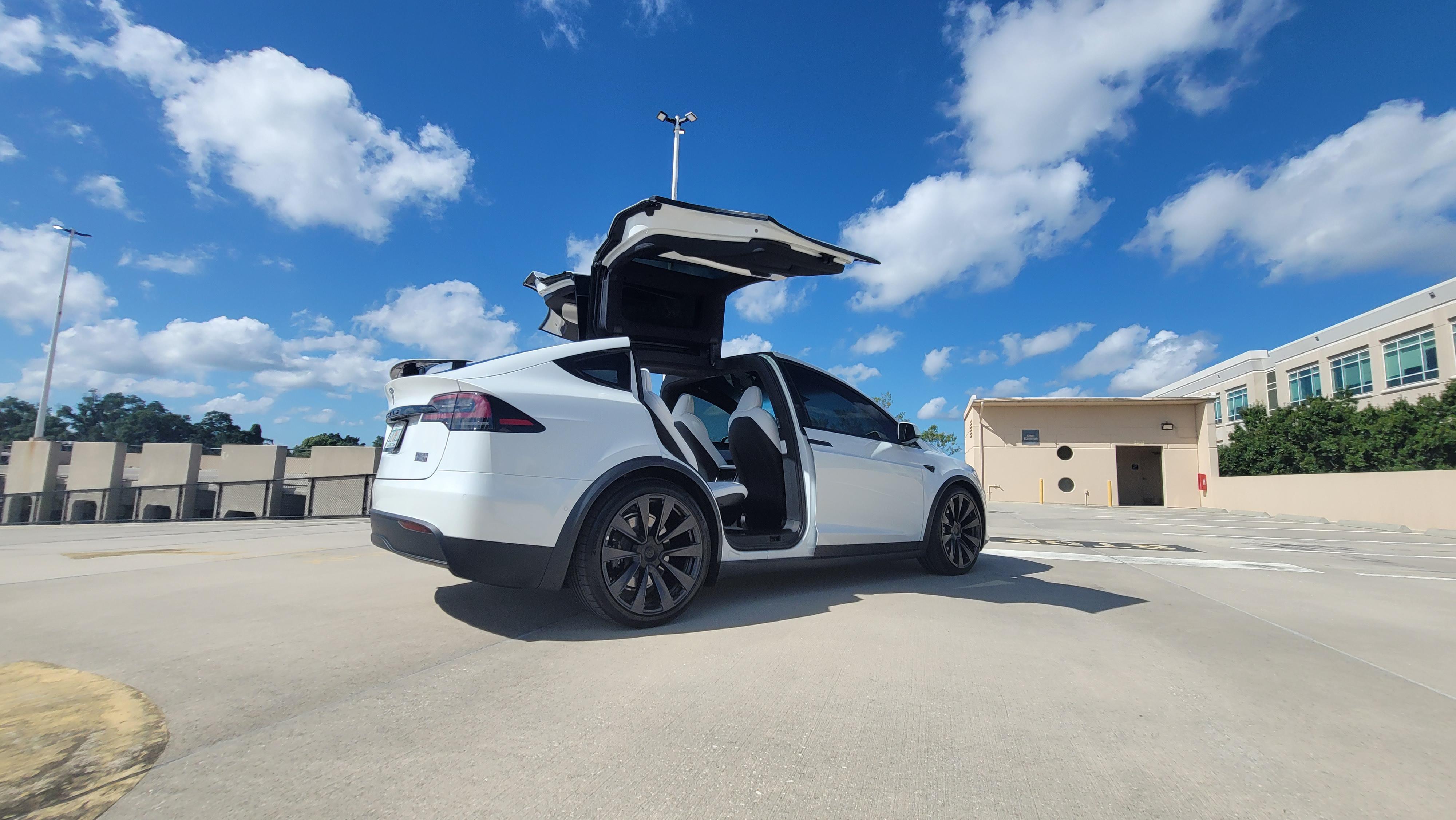 Tesla Model X 2022 in 