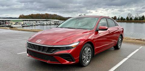 Hyundai Elantra 2024