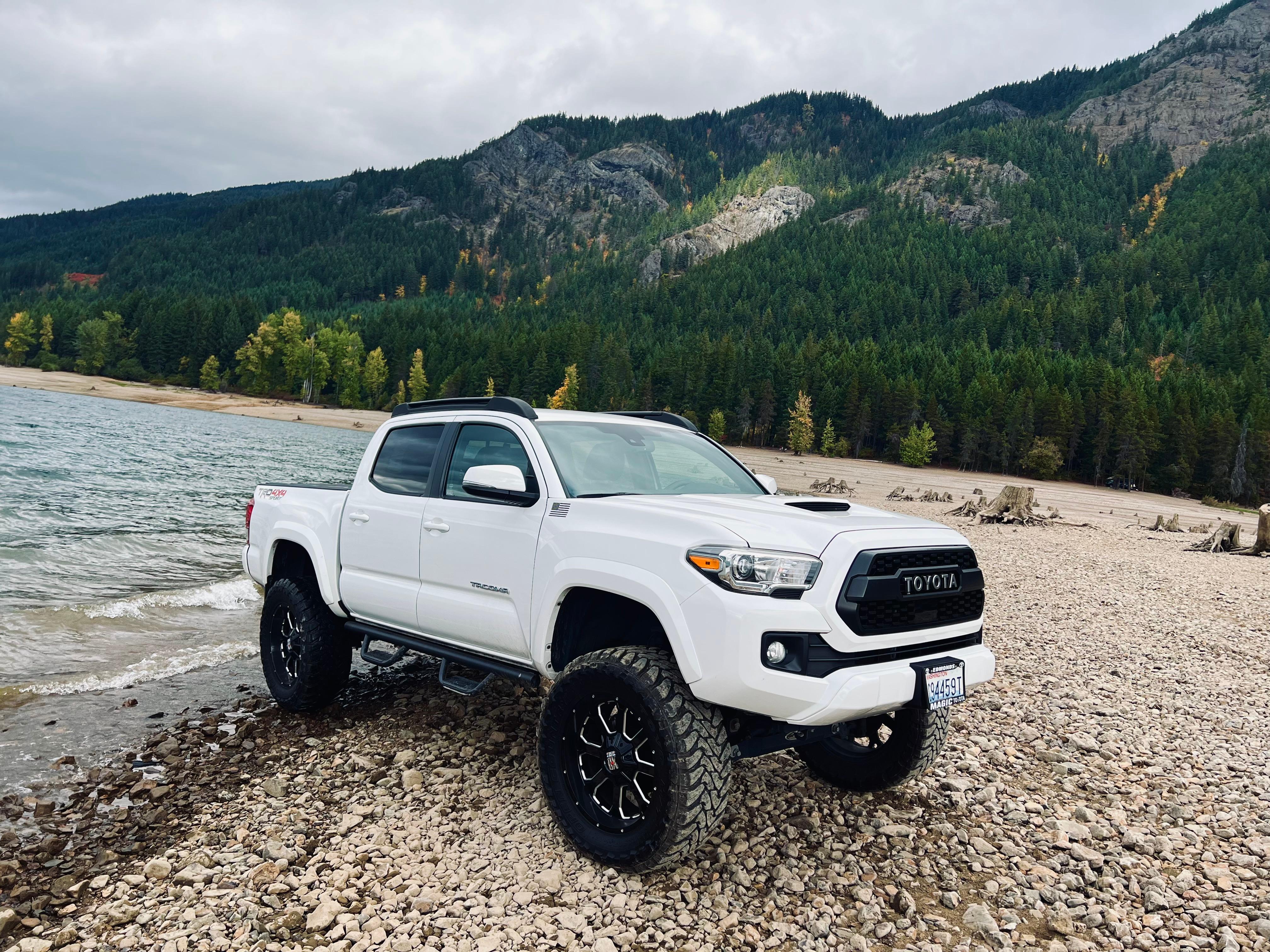 Toyota Tacoma 2018 in Seattle, WA
