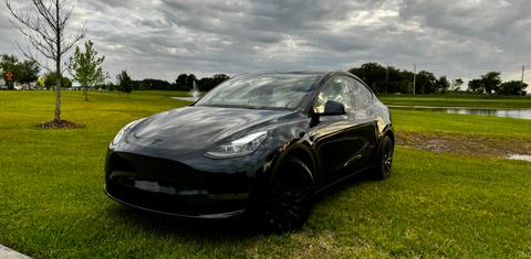 Tesla Model Y 2024