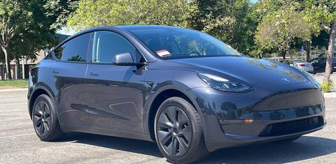 Tesla Model Y 2024