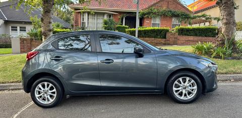 Mazda MAZDA2 2015