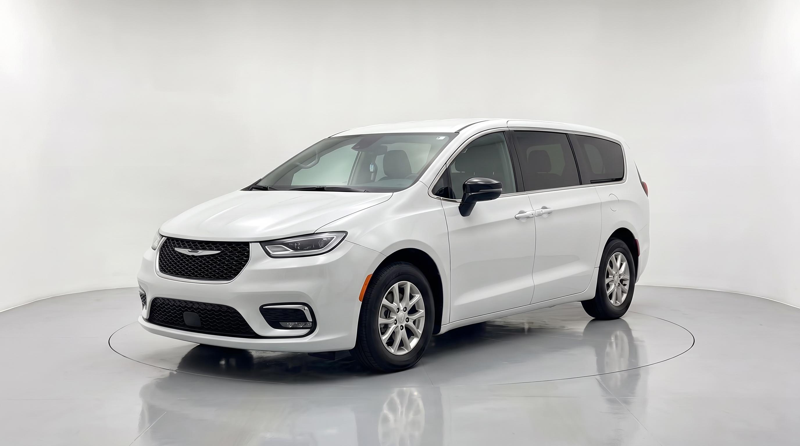 Chrysler Pacifica 2025 in Miami, FL