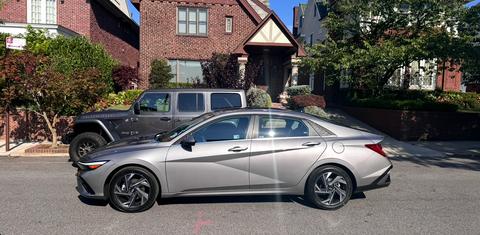 Hyundai Elantra 2024