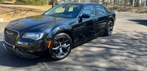 Chrysler 300 2022