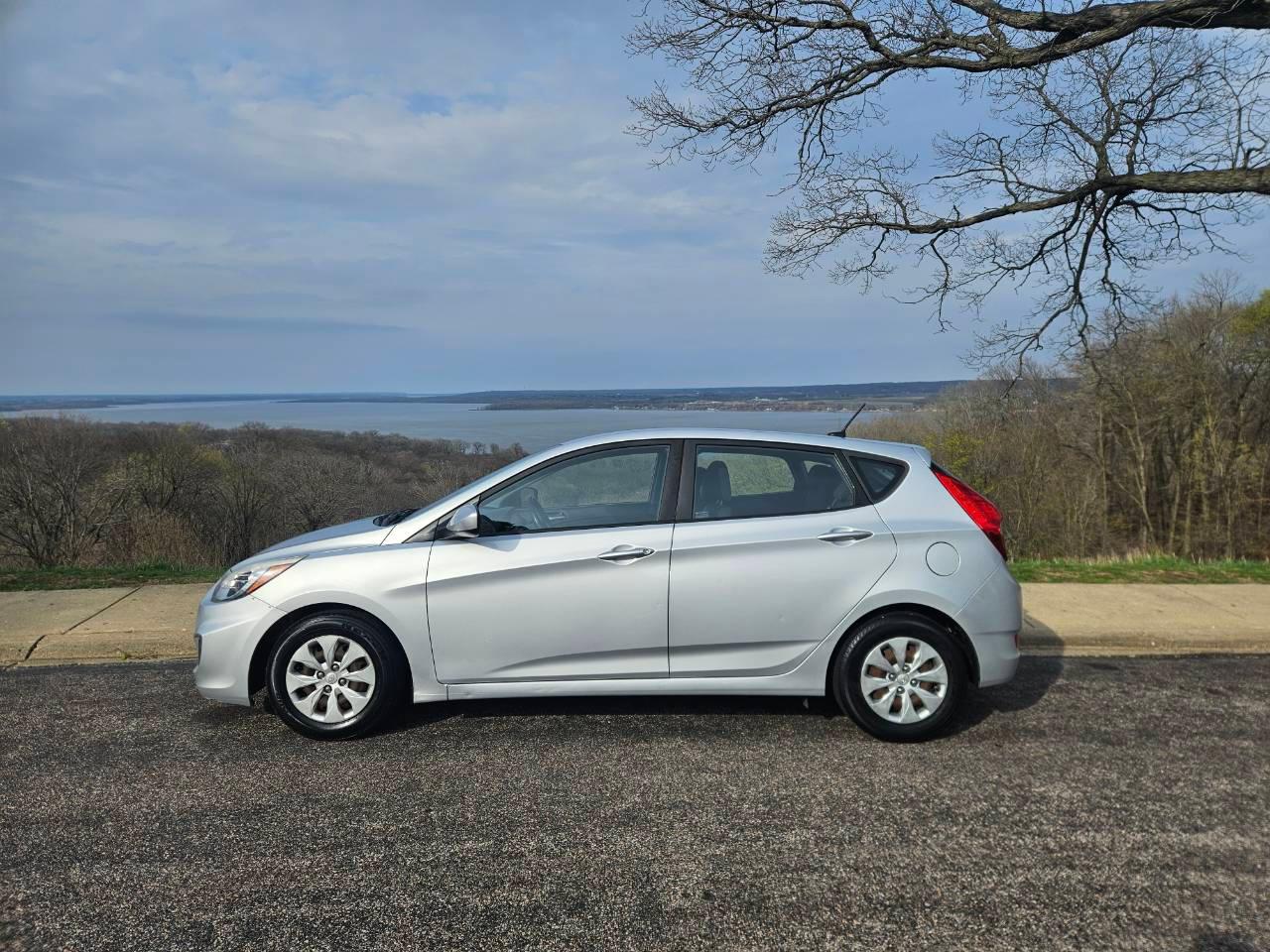 Hyundai Accent 2016 in Peoria, IL