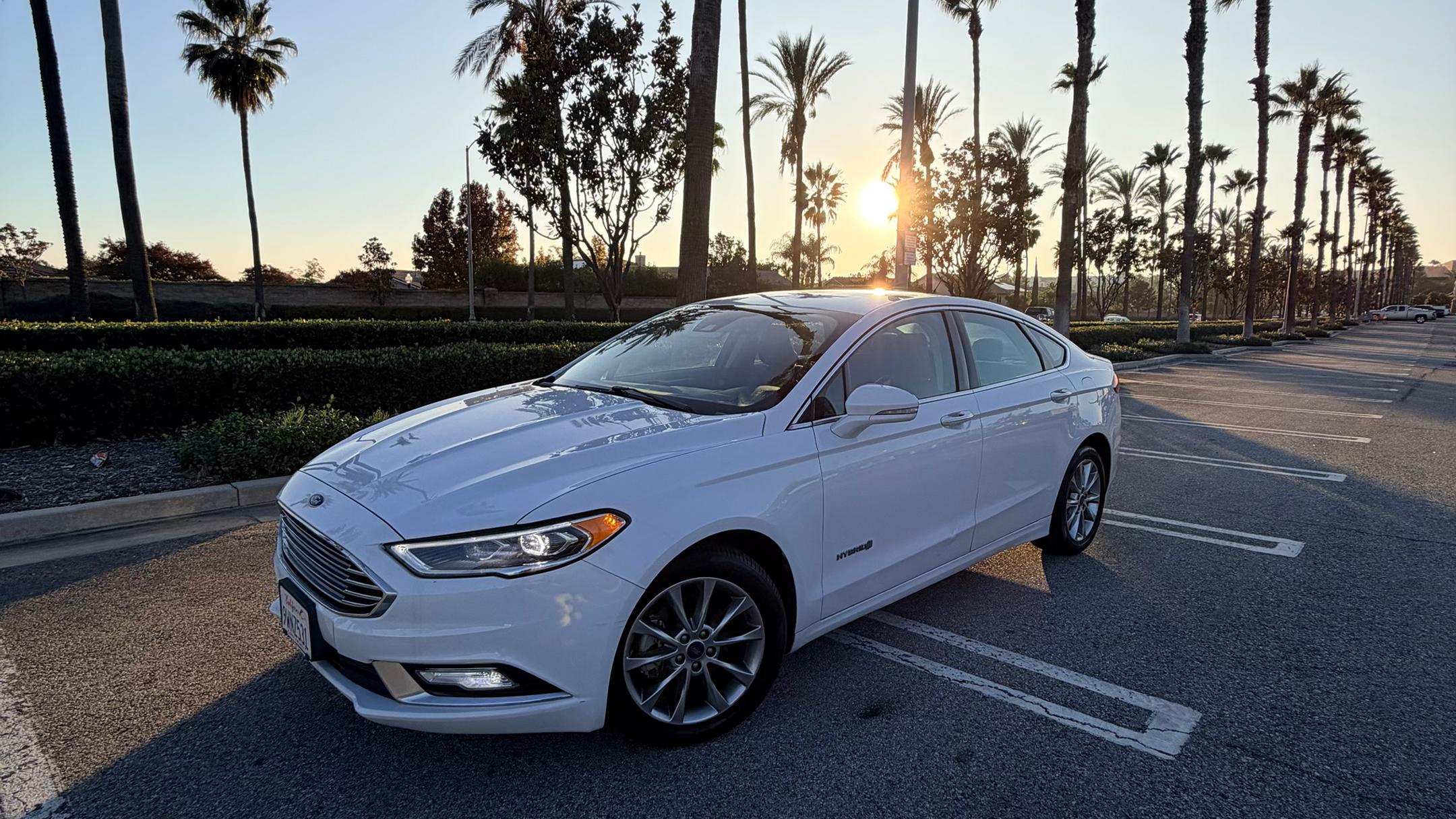 Ford Fusion Hybrid 2017 in 