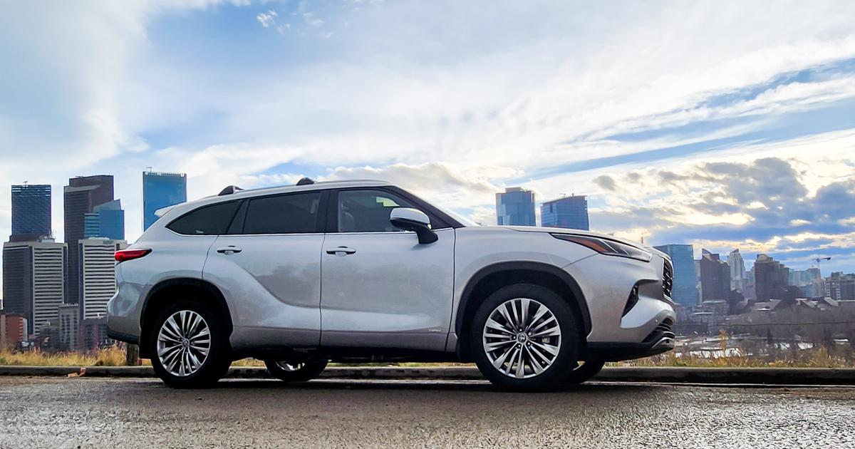 Toyota Highlander Hybrid 2023 rental in Calgary, AB by Kelly E. | Turo