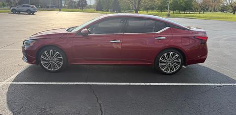 Nissan Altima 2023
