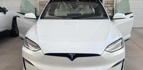 Tesla Model X 2022