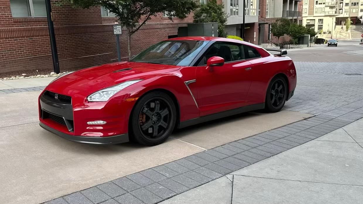 Nissan GT-R 2015 in Morrisville, NC
