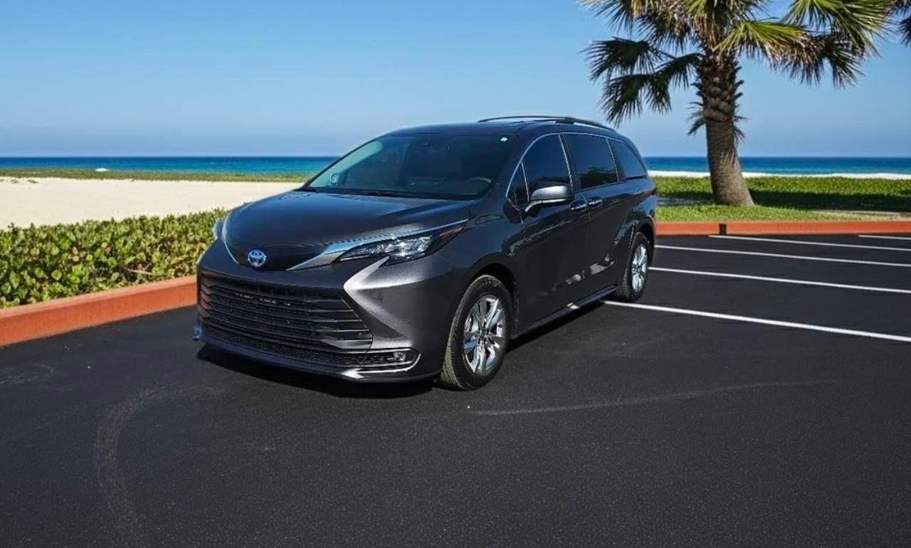 Toyota Sienna 2025 in Phoenix, AZ