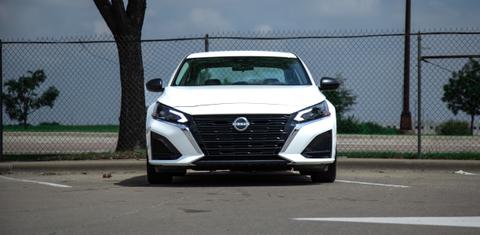 Nissan Altima 2025