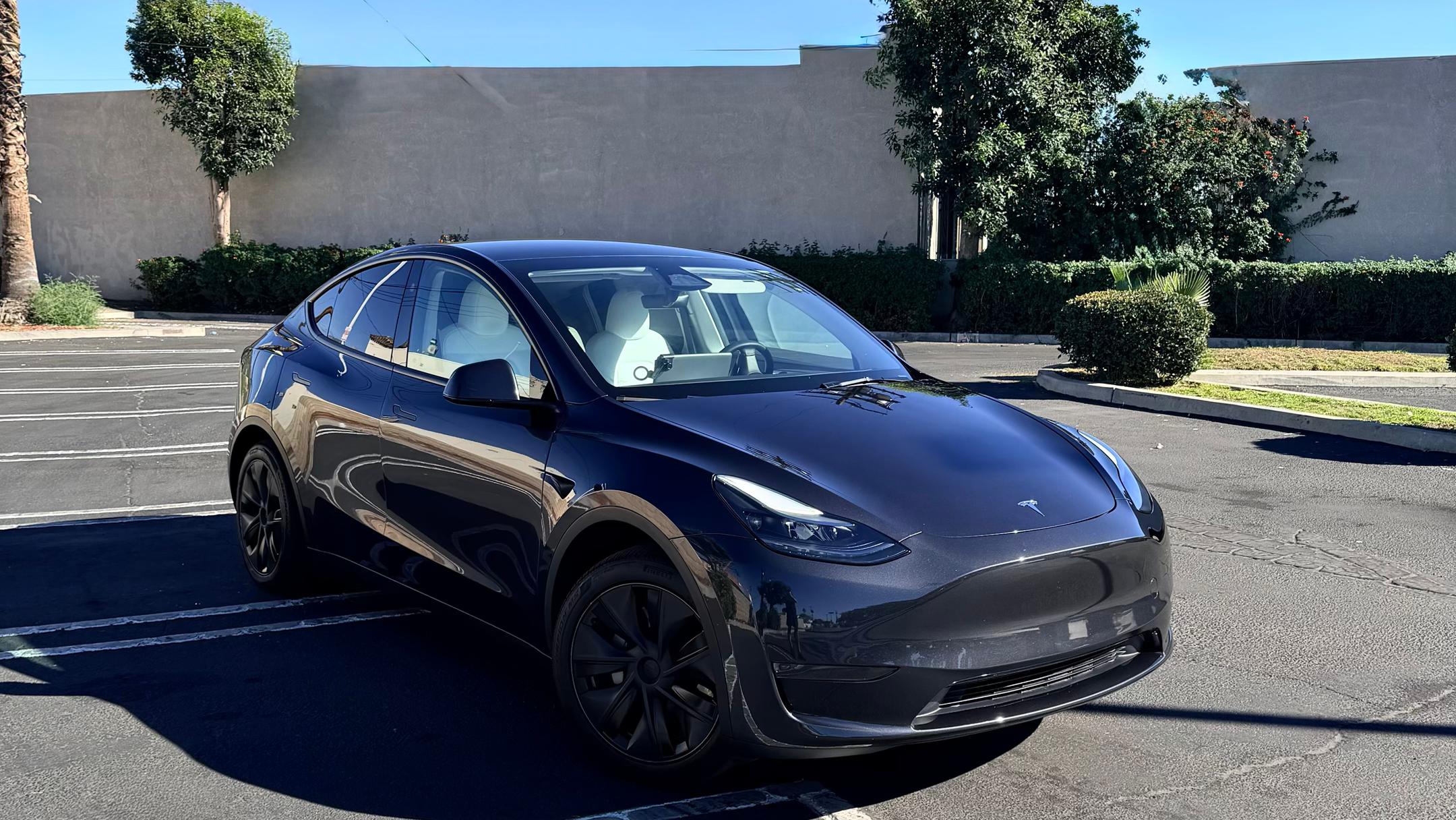 Tesla Model Y 2025 in Los Angeles, CA