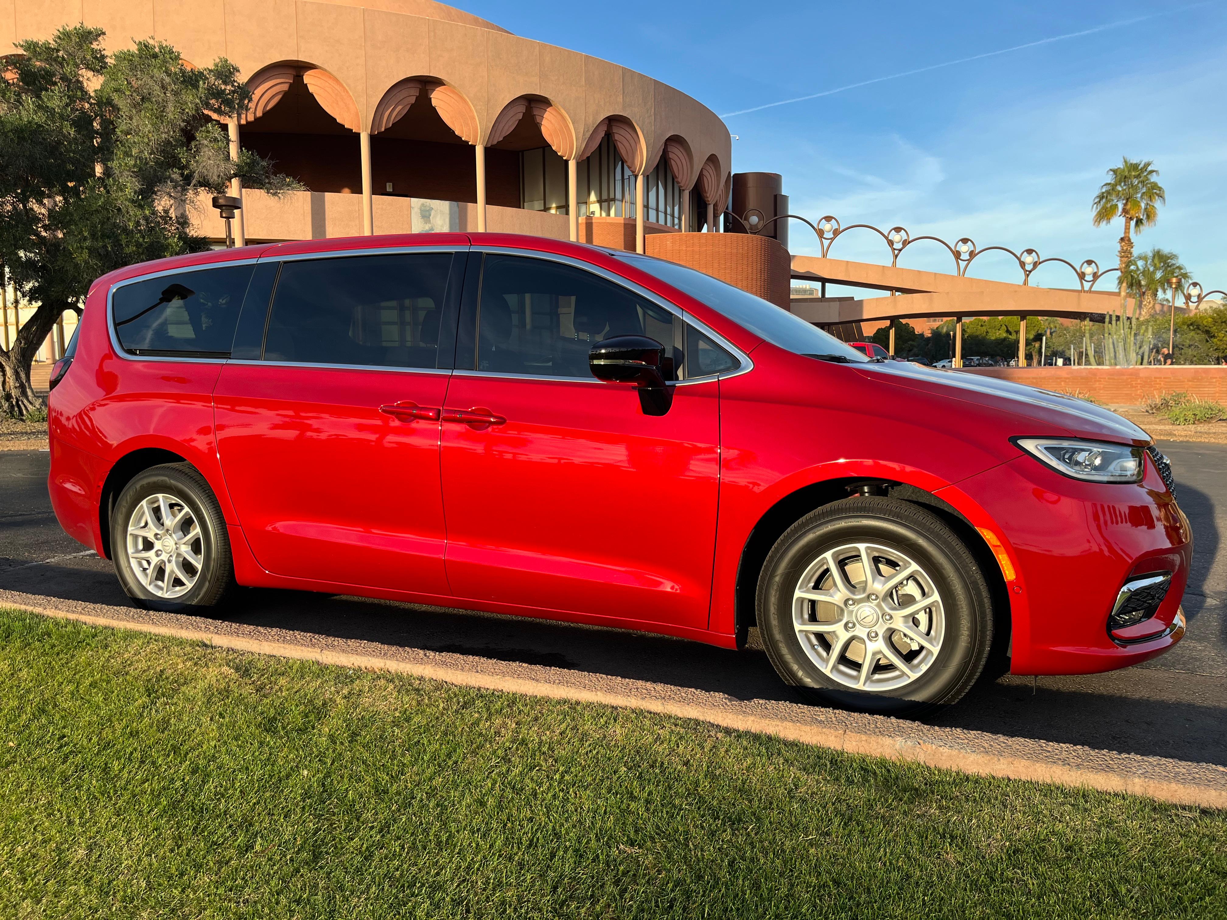 Chrysler Pacifica 2026 in Tempe, AZ