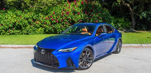 Lexus IS 2025