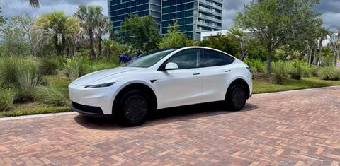 Tesla Model Y 2026