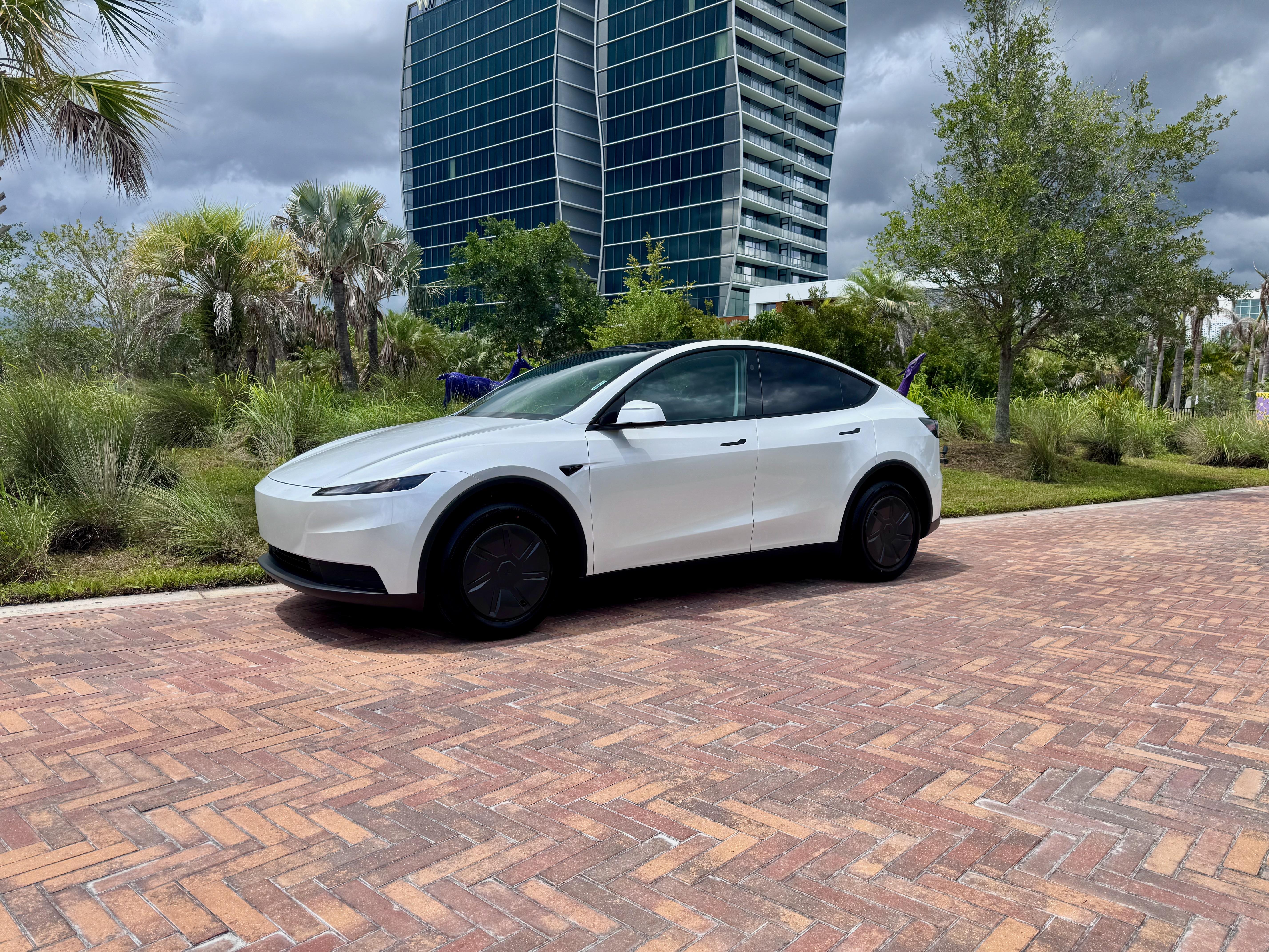 Tesla Model Y 2026 in Orlando, FL