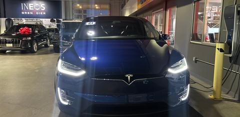 Tesla Model X 2021