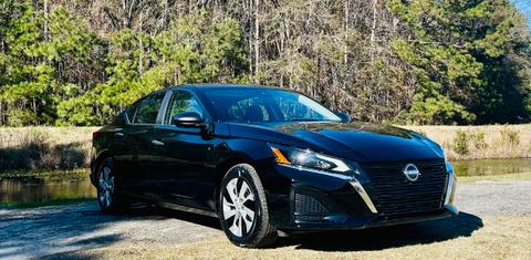 Nissan Altima 2025