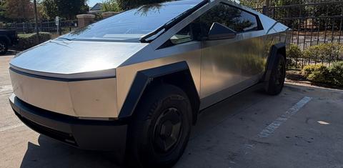 Tesla Cybertruck 2025