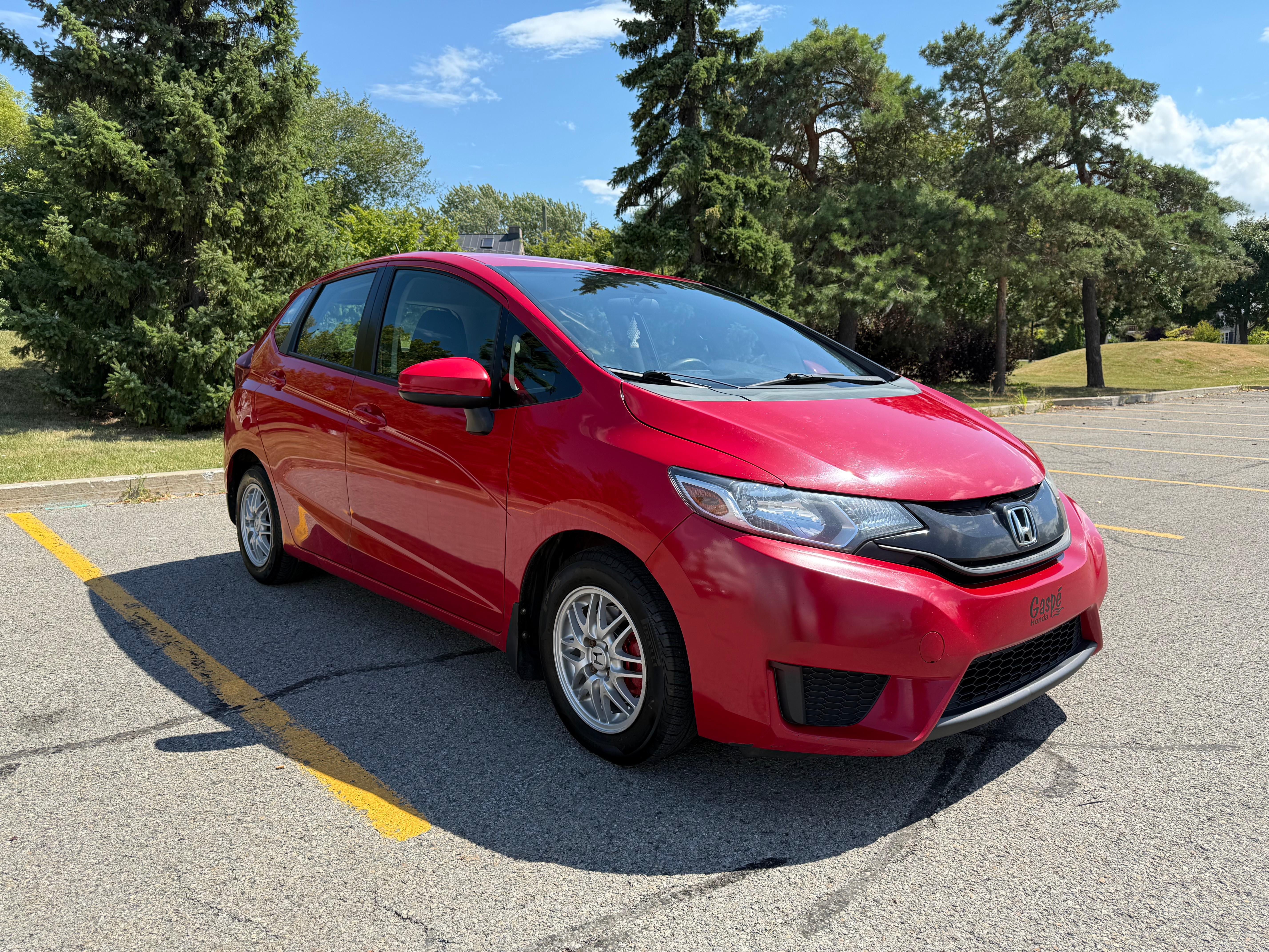 Honda Fit 2015 in Saint-Lambert, QC