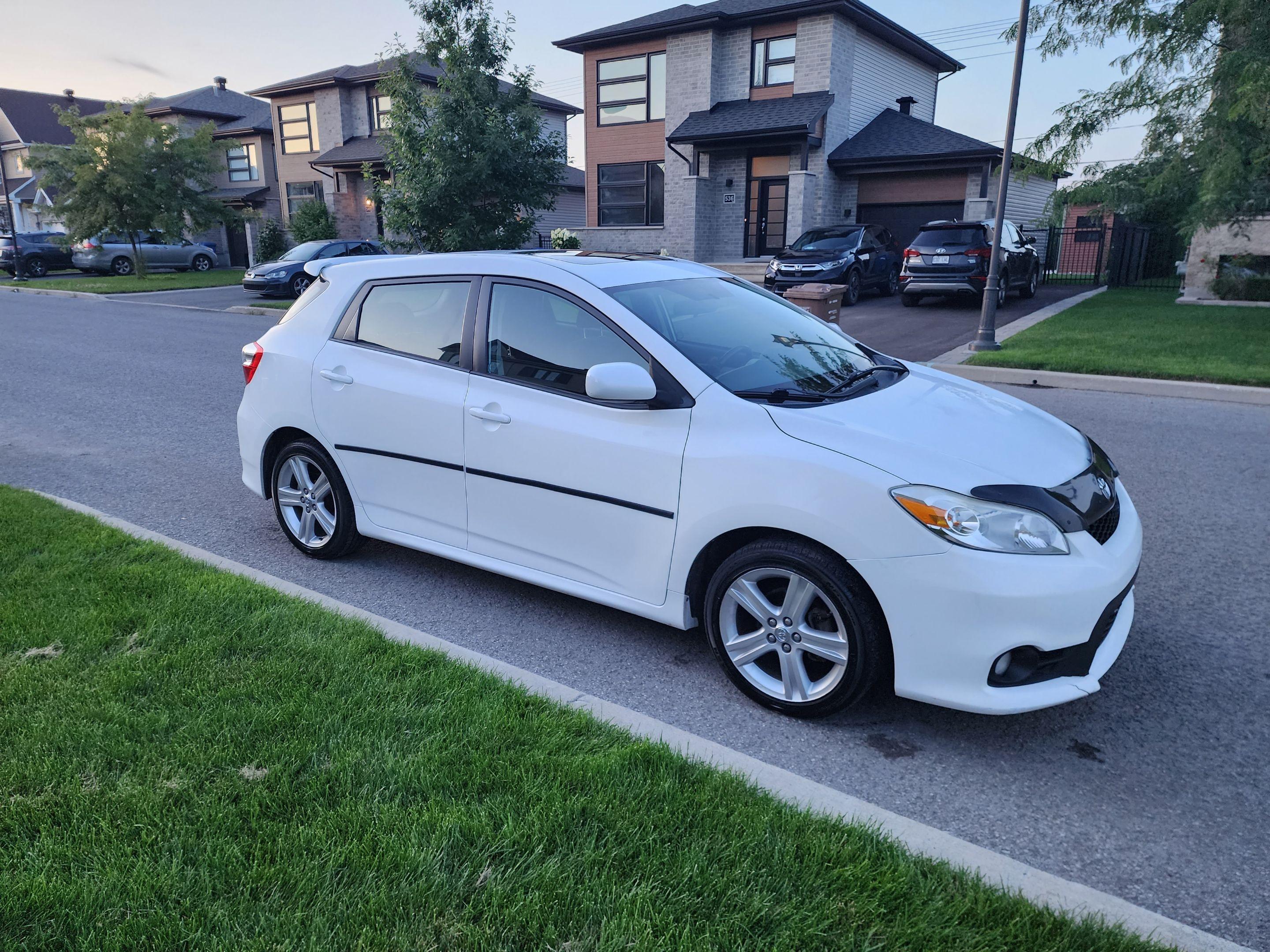 Toyota Matrix 2012 in Montréal, QC